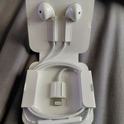 Ear pod headphones
