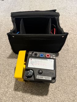 AEMC Megohmmeter Model 6503 and accessories + case