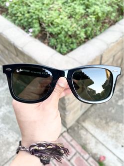 New Ray Ban Sunglasses Classic Wayfarer 2140 Black Size 50/22 Case Included
