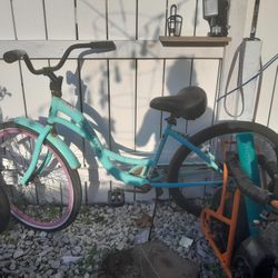 Girls Beach Bike