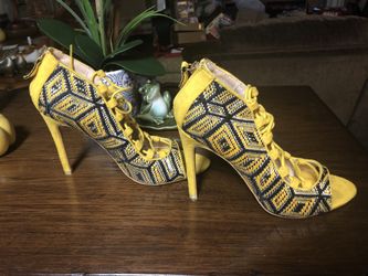 Madison by Shoedazzle High Heel Size 8