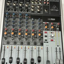 Behringer  1204  USB  Mixer