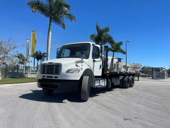 2016 FREIGHTLINER M2106 W/28'FT FLATBED