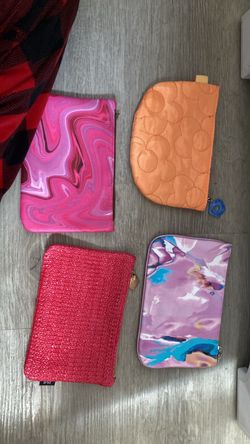 4 small make up / travel bags