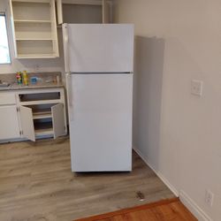 Refrigerator By GE