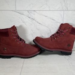 Timberlands Burgundy Wmns Boots Size 9 