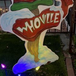 Used Grinch Yard Art 6piece