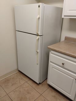 Fridge ( Hot point) $200
