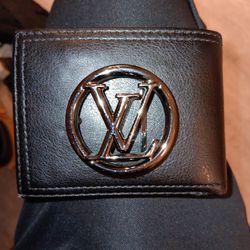 Louis Vuitton Circle Belt Buckle Good Condition$ 300 for Sale in Portland,  OR - OfferUp