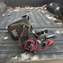 Badlands 12 Volt 2000lbs Marine Winch