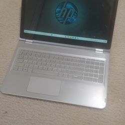 HP ENVY X360 TOUCHSCREEN 15.4" 1TB STORAGE 8GB RAM INTEL i7 Windows 11 / Charger