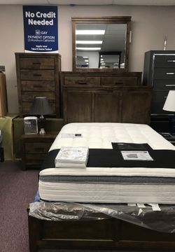 New solid wood king bedroom set