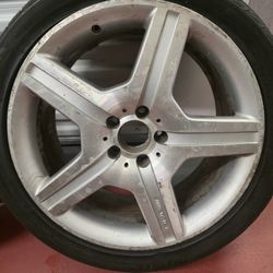 19 Inch Mercedes AMG WHEEL 