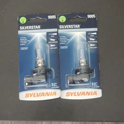 Pair of 9005 Silverstar Headlamp Bulbs