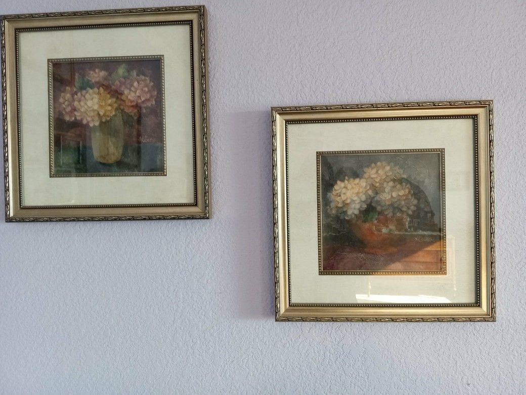 SET OF 2 VINTAGE FRAMED FLORAL ART