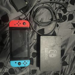 Nintendo switch 🎮 Neon Red/Blue