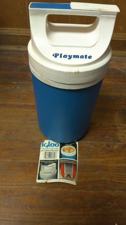 1980s igloo playmate 1/2 gallon