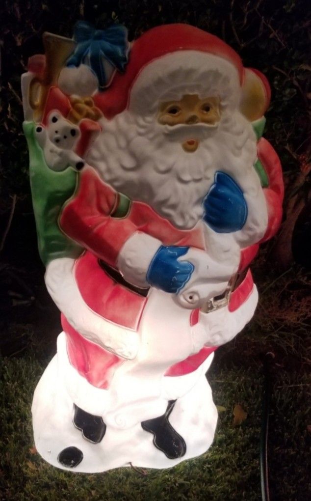 Santa's Best, Christmas Life Size, Xl Santa Claus with Large Bags Of Toys, Includes Light Cord, Outdoor Yard Decoration, Retired, Excellent Condition.
