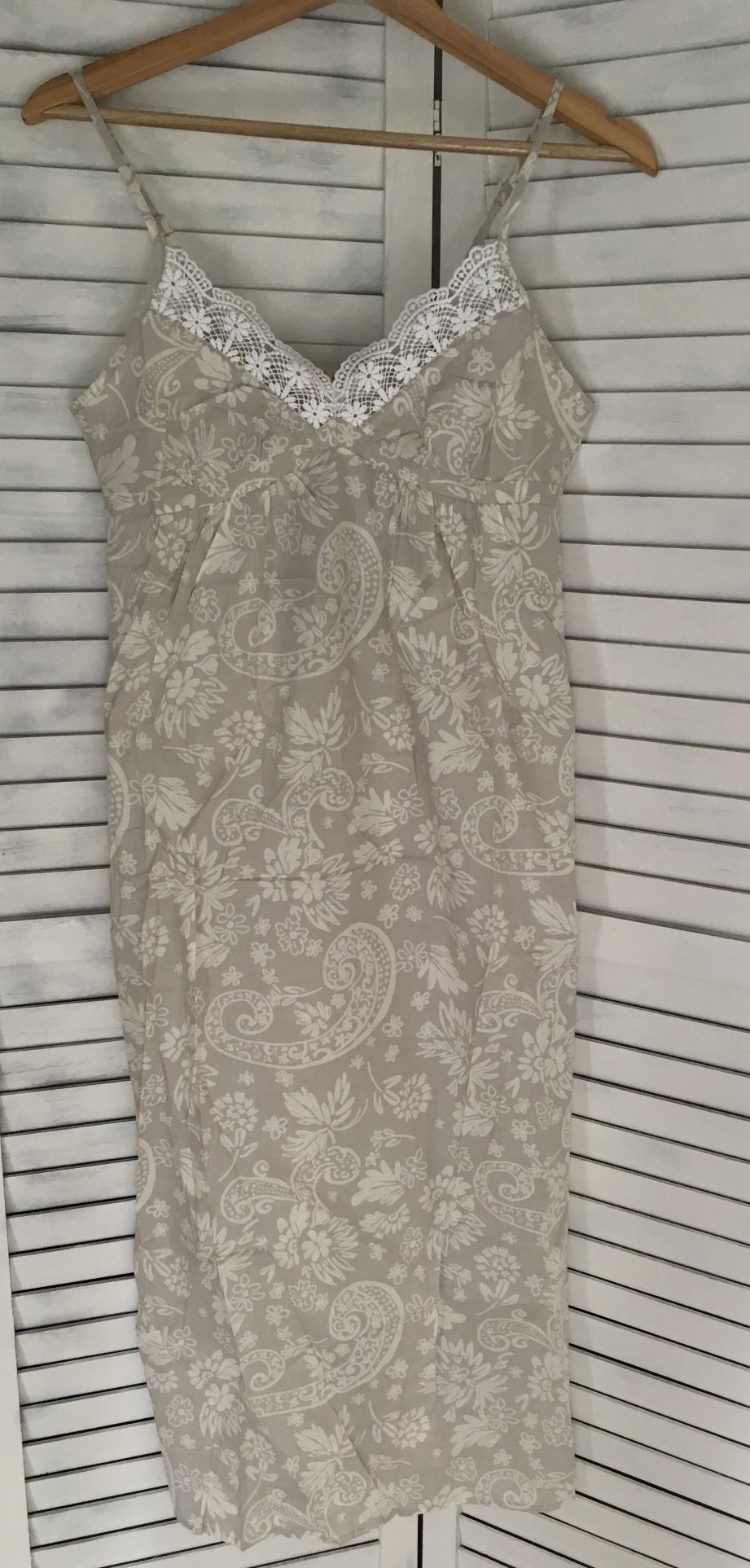Nightgown, Small