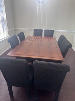 Antique Dinneg Table With 10 Chair