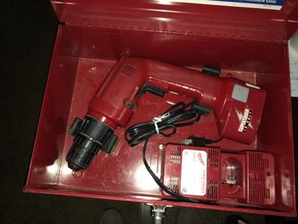 Milwaukee Heavy-Duty 12 Volt Hi-Torque Driver/Drill