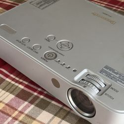 Panasonic PT-LB50U LCD portable projector