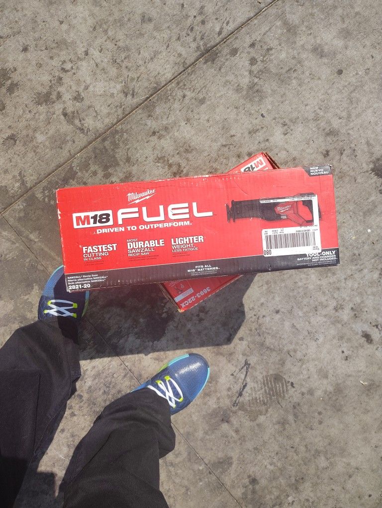 M18 Milwaukee Cordless Saw New In Box