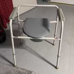 Bedside commode / portable toilet