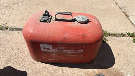 Boat gas cans
