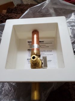 Plumbing ice maker box with shock arrestor