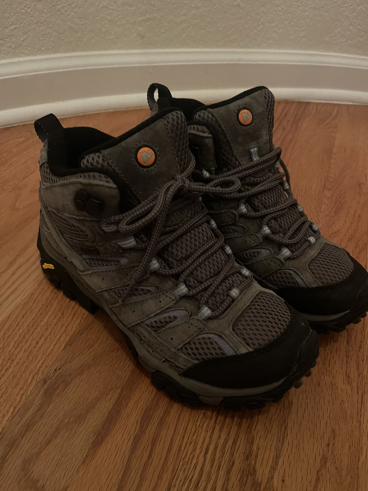 Merrel Moab Women’s Hiking Boots Size 7.5