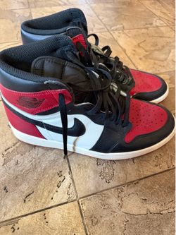 Nike Air Jordan 1 Mid Chicago Black Toe