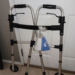 ADULT WALKER 