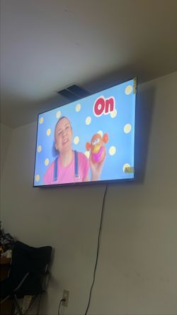 Tv for sale 50 inches with wall mount