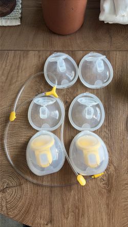 Medela Hands-Free Collection Cups (3 Complete Sets)