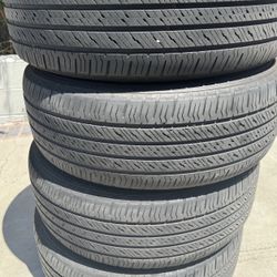 265/60/R18 Hankook Tires Set Of Four In Great Condition 