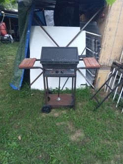 Char Broil: 2 Burner Propane Grill.