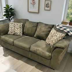 Sofa In Great Condition 