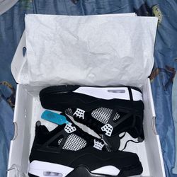 Air Jordan 4 Retro White Thunder