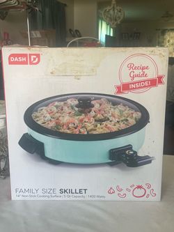 NEW Dash Family Size Skillet. 14” cooking surface. 5 qt. capacity. 1400 W