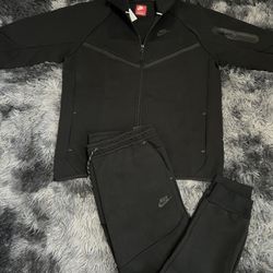 New Nike Tech All Black Full Set Size M L XL