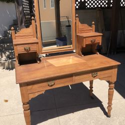 Antique Vanity Table with Mirror 