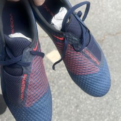 Brand New Nike Phantom Venom Academy FG soccer cleats Size 6.5