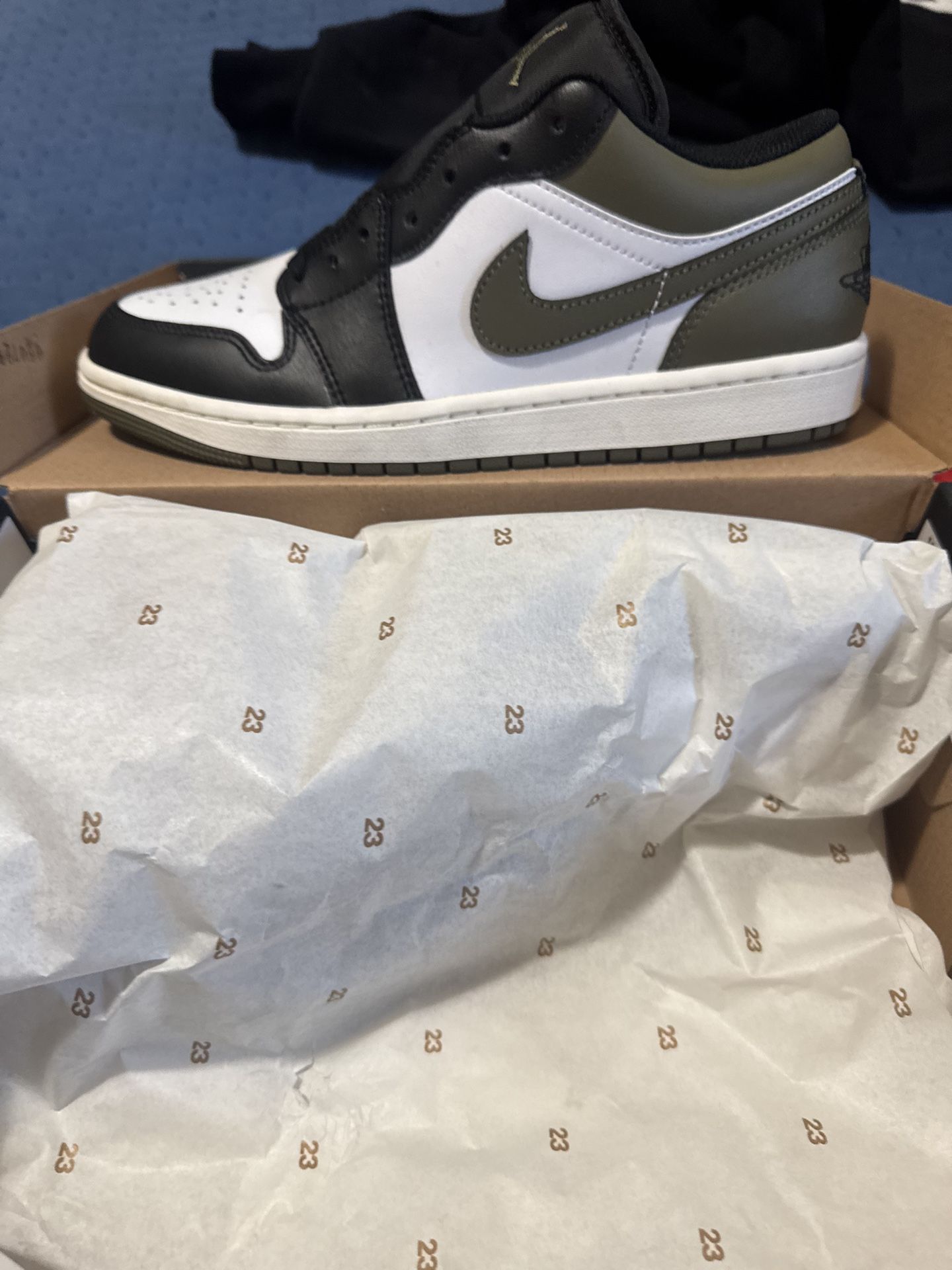 Jordan 1 Low “black Toe Medium Olive”