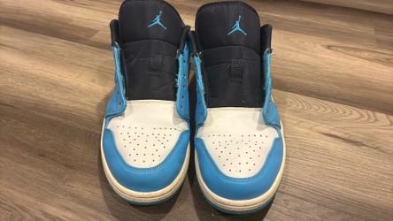 Air Jordan 1 Low UNC
