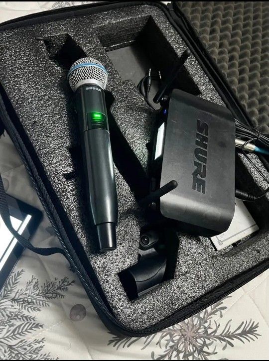 Shure Wire Less Microphone
