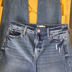 Jeans for women size 7 waist 28 good condition