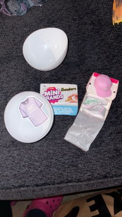 Mini Brands Sneakers 