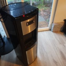 5 Gal Blue Jug Water Heater/Cooler