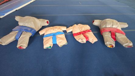 SUMO suits